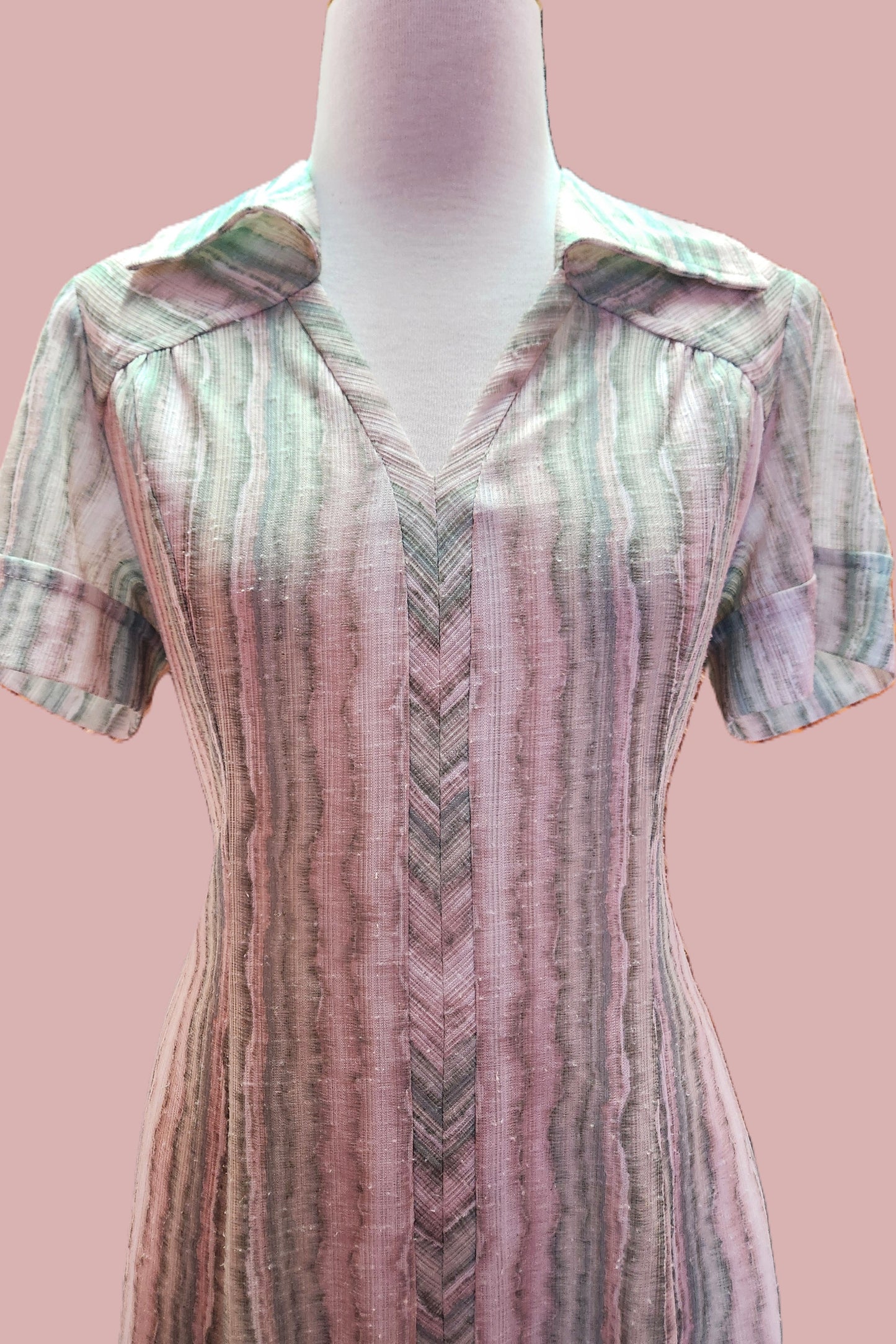 Green Lines 60's Dress // Pre-loved